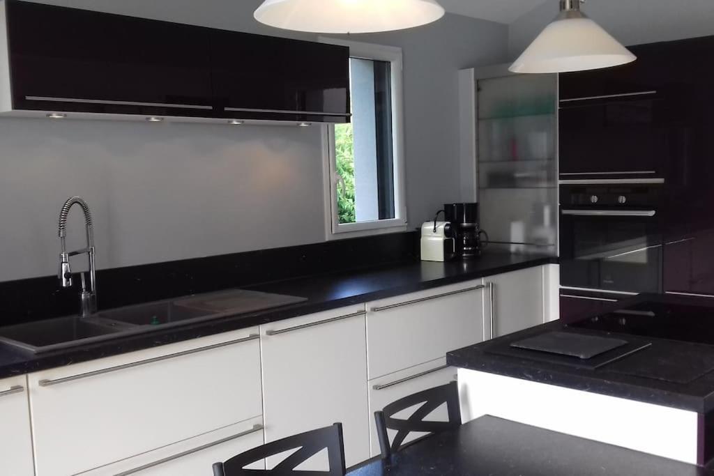 9 Pers 160 M² +Jardin- 10Mn Nantes -30Mn Mer Bouguenais Εξωτερικό φωτογραφία